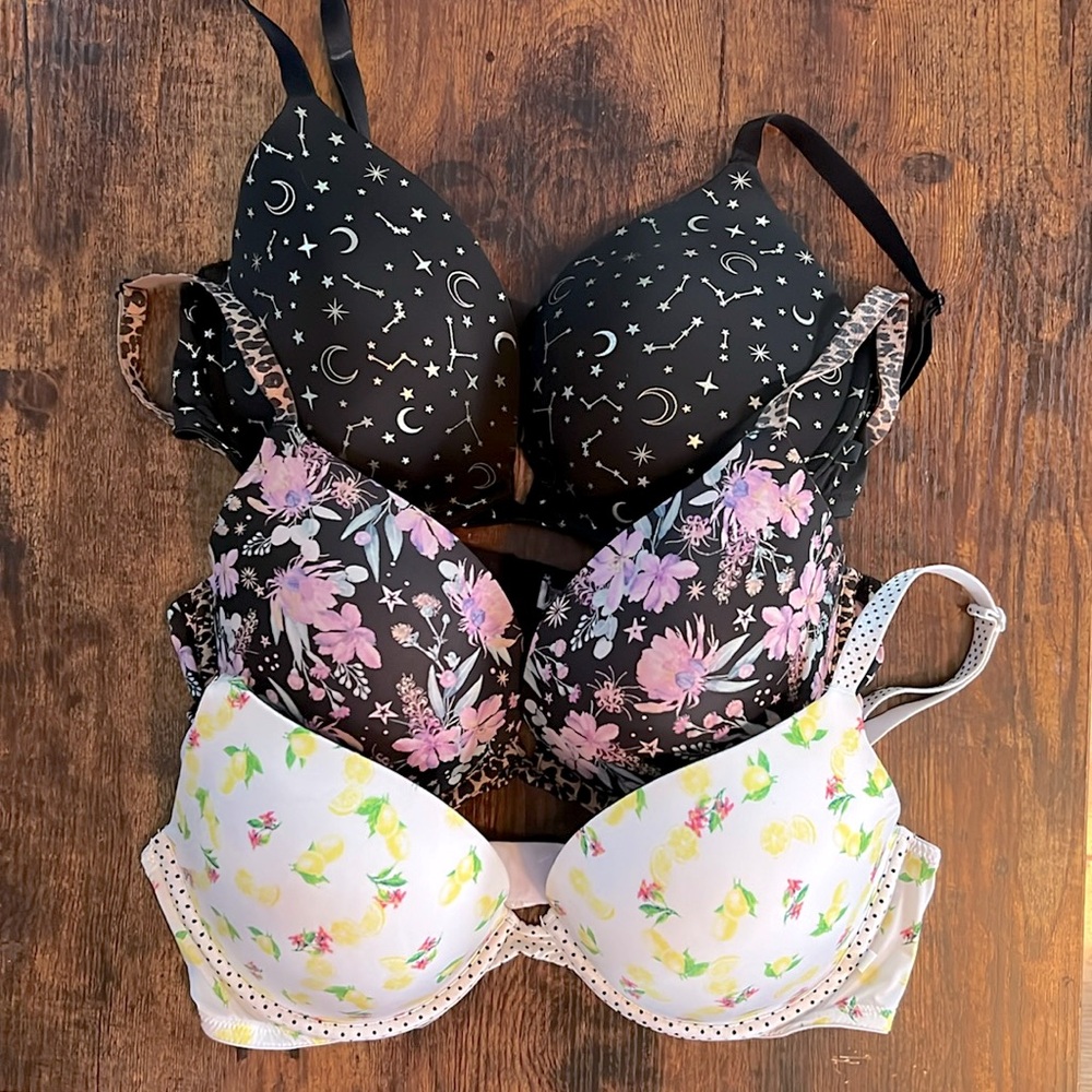 Victoria’s Secret bras 36 C